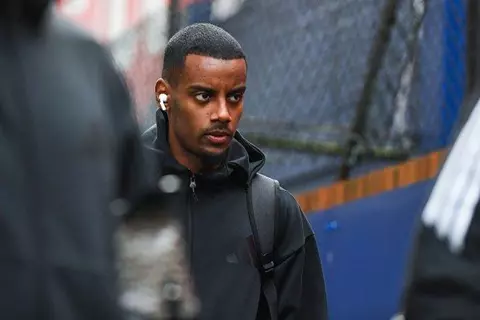 فانتازي يلا كورة.. ألكسندر إيزاك يصدم ملاكه في مواجهة الـ22 دقيقة